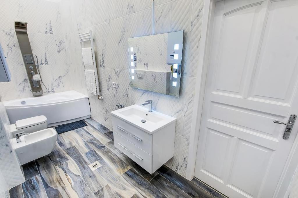 Royale Apartment Budapest Bagian luar foto