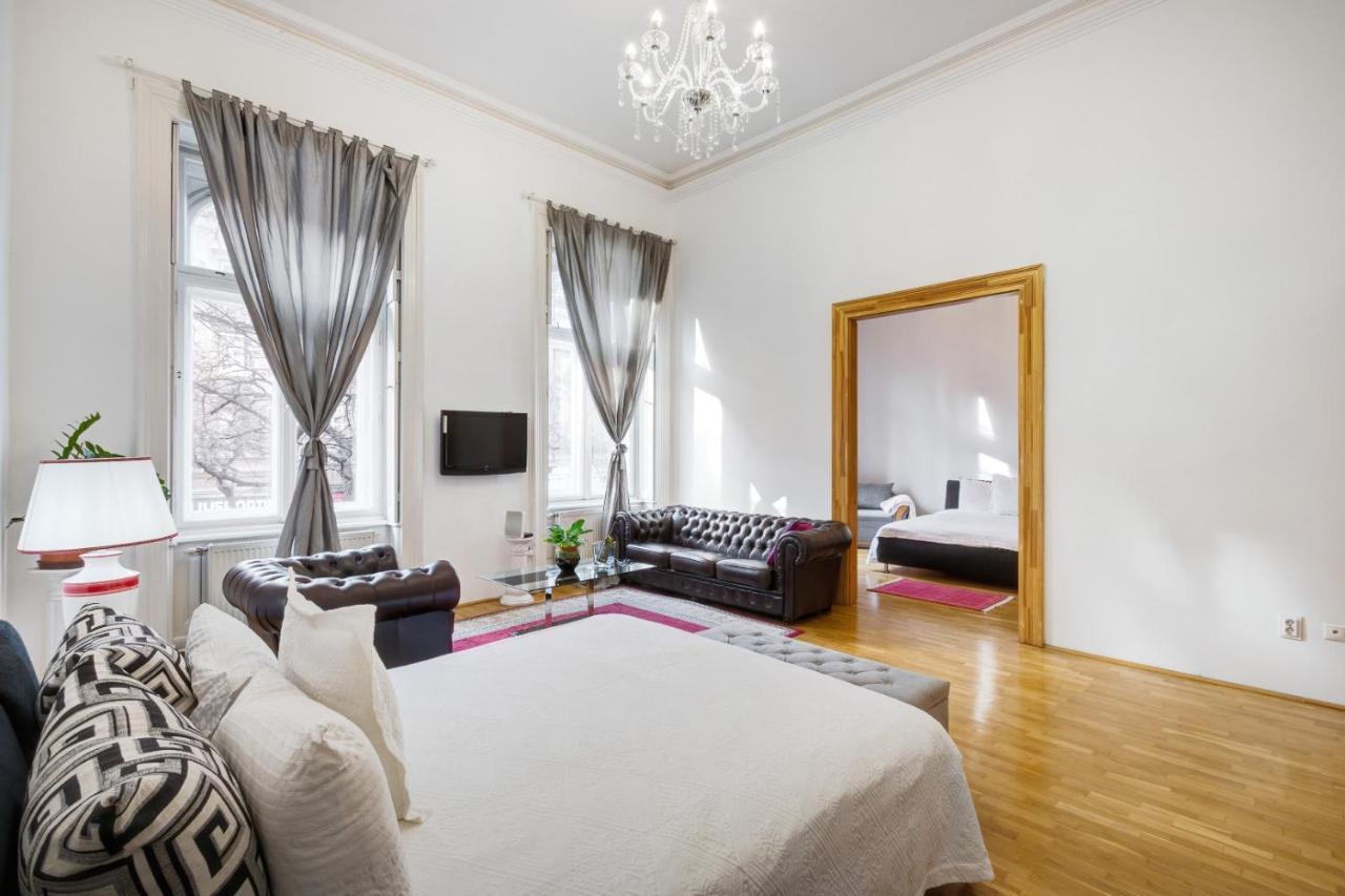 Royale Apartment Budapest Bagian luar foto