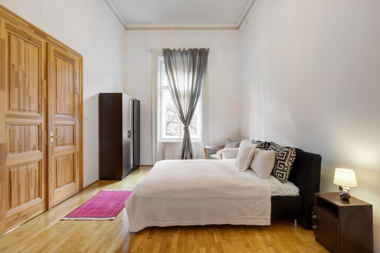 Royale Apartment Budapest Bagian luar foto