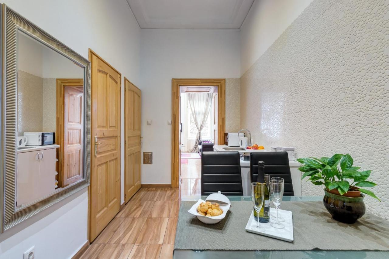 Royale Apartment Budapest Bagian luar foto